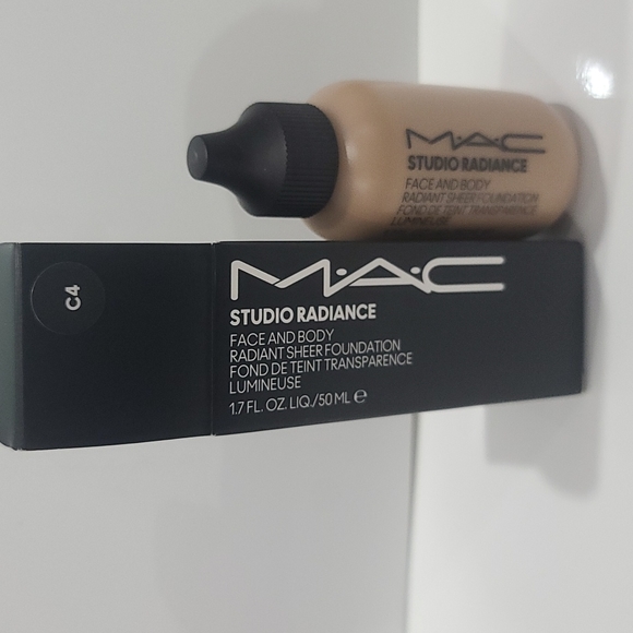 ✅ MAC # C2 / C4 / C6 Studio Radiance Face And Body Radiant Sheer Foundation - Picture 12 of 15
